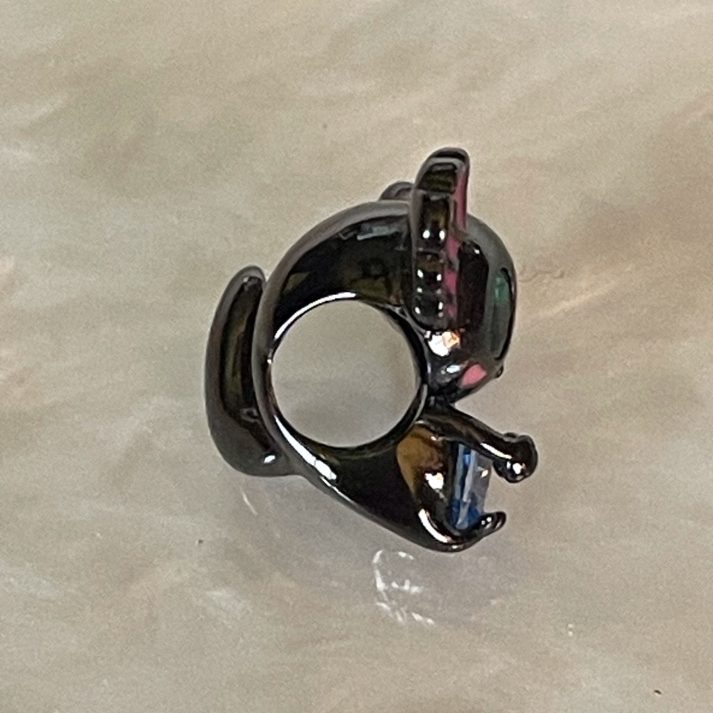 Bracelet Charm Black Salamander Holding Blue Rhinestone Heart - Picture 6 of 9